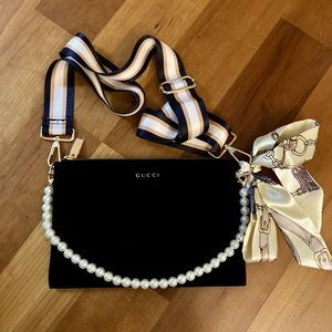 Gucci Beauty black velvet pouch clutch with straps and extras NWOT